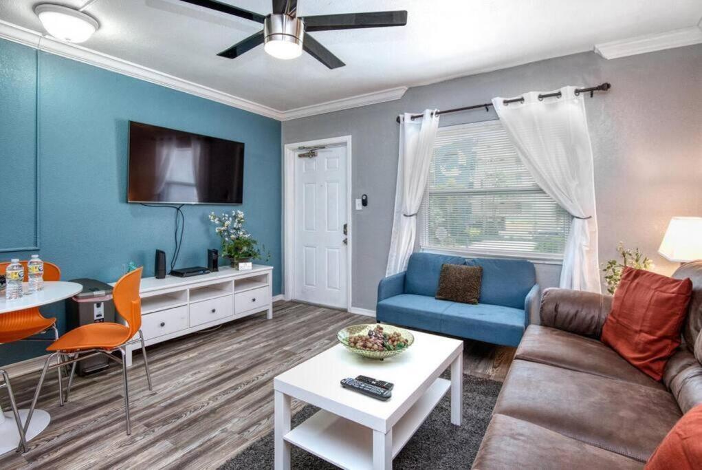 Sunset Beach Suites Of Madeira Beach! Pet Friendly Summer Getaway! Steps To Beach! - Suite 10 Сант Пит Бич Экстерьер фото